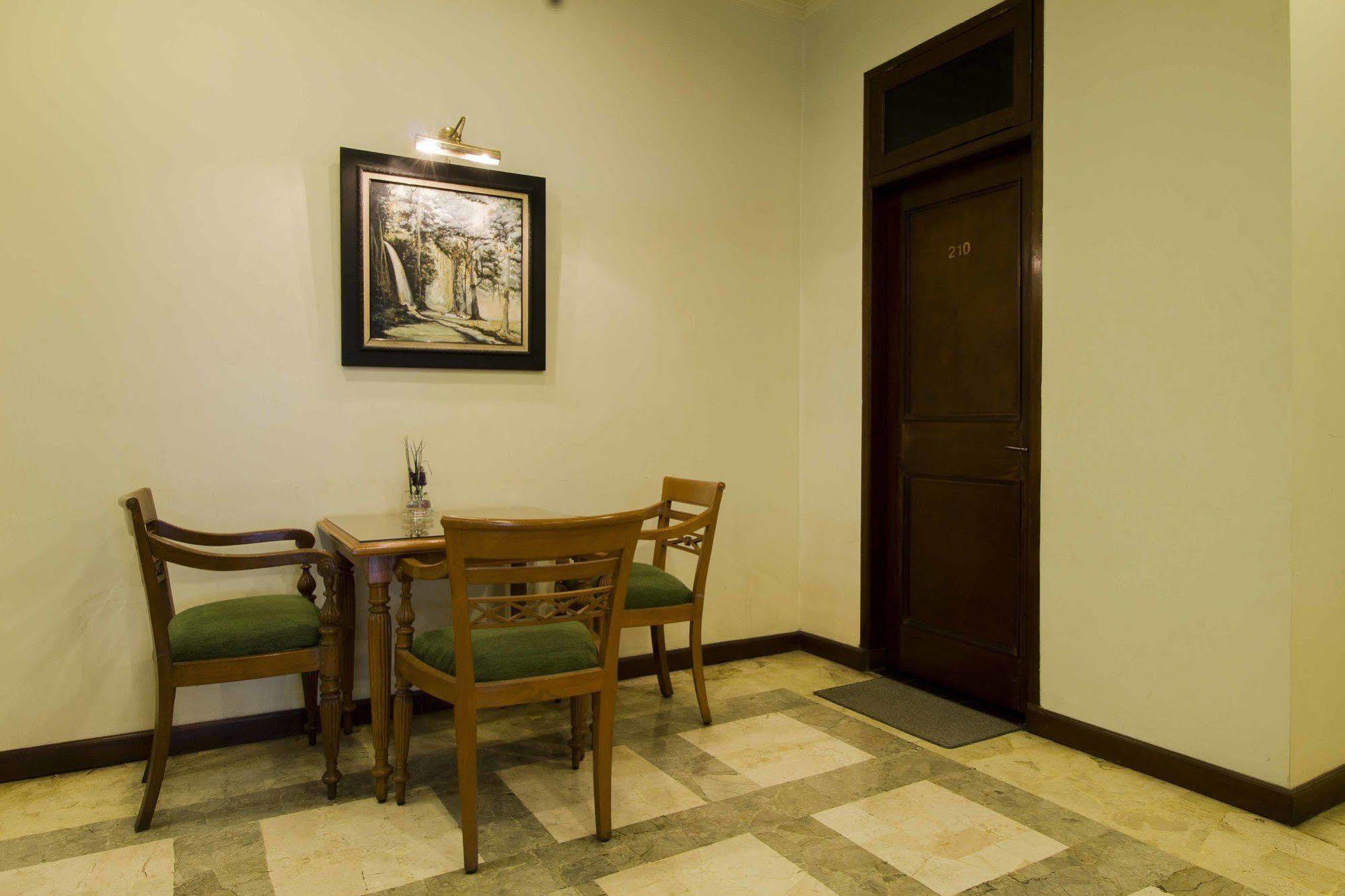 Reddoorz @ Dago Bandung Exterior foto