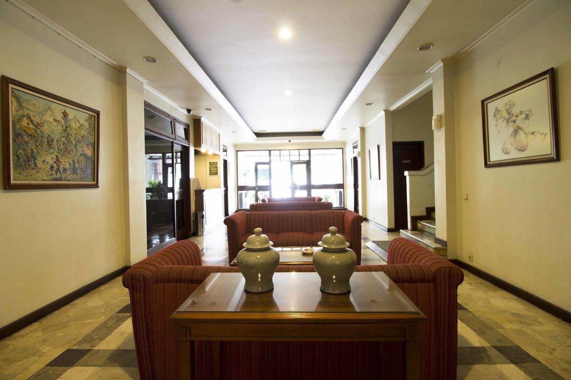 Reddoorz @ Dago Bandung Exterior foto